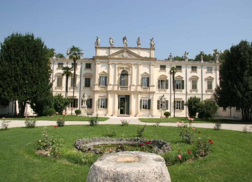 Villa Mosconi Bertani